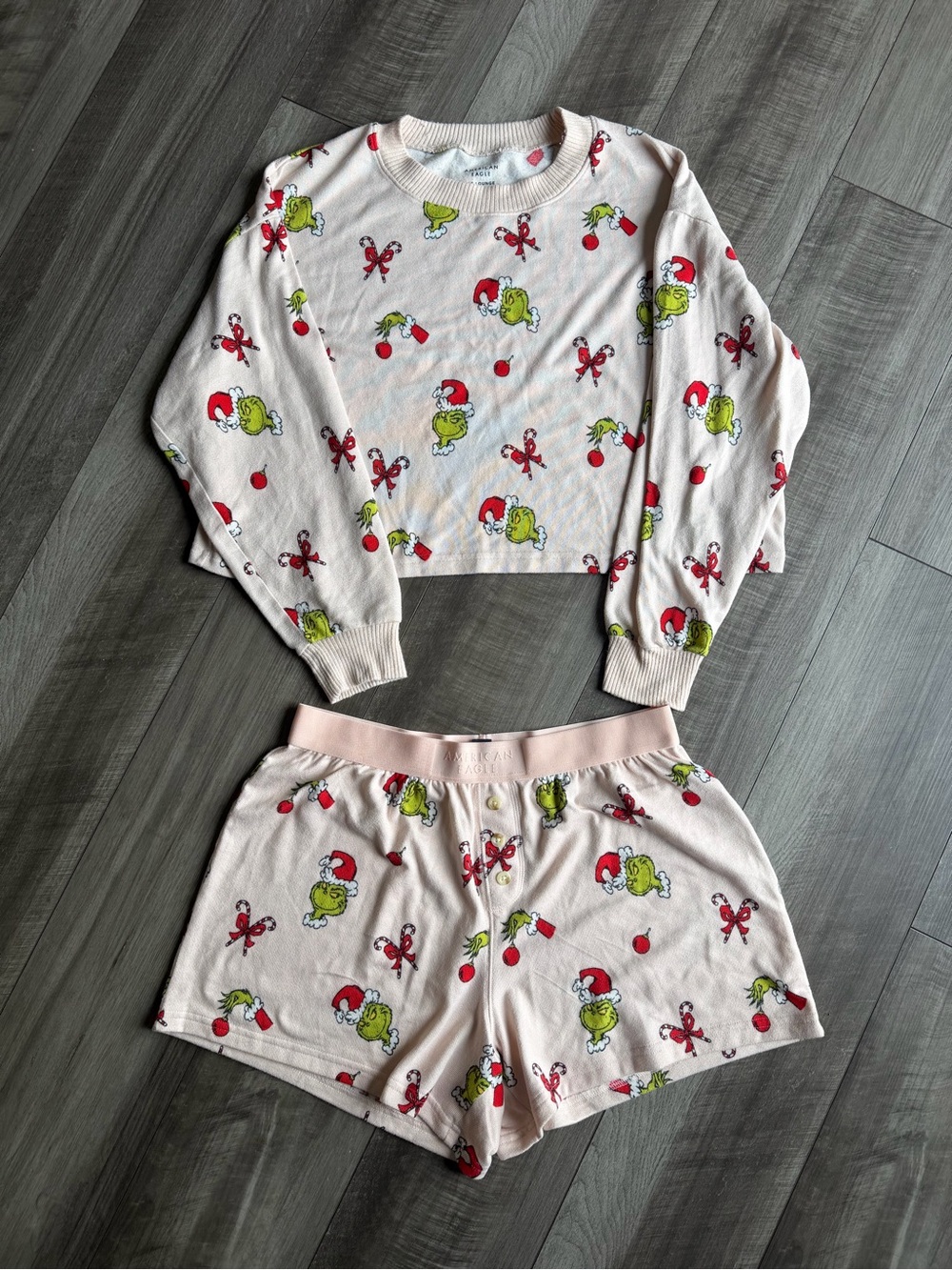 American Eagle Lounge Grinch Candy Cane Soft Plush 2-Pc Pajama Set Women’s Sz M